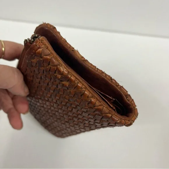 Vilenca Holland Woven Leather Bifold Distressed Wallet - Anthropologie